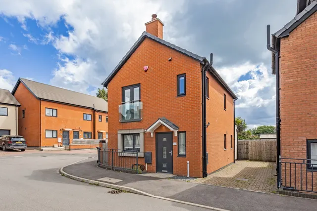 Browns Blue Close, Markfield, photo 1