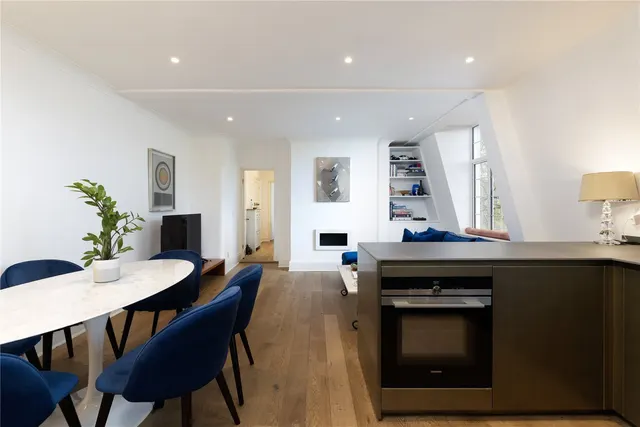 Photo 2 — Britten Street, Chelsea, London, SW3