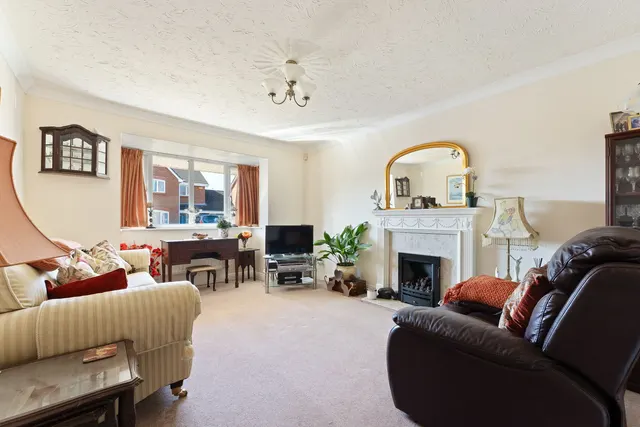 Myrrfield Road, Bishopdown, SP1, photo 2