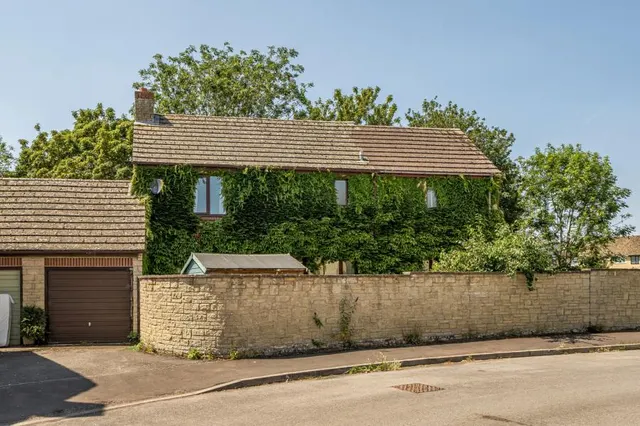Chetwynd Mead, Bampton, OX18, photo 1