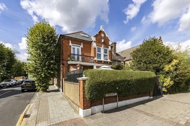 Mitcham Lane, Furzedown, photo 1