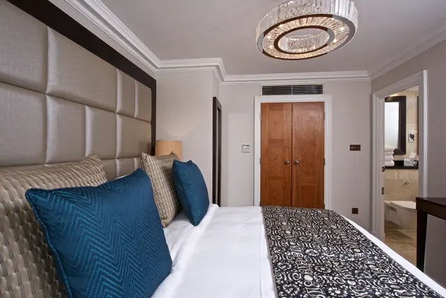 Photo 3 — 75 Stanhope Gardens London SW7