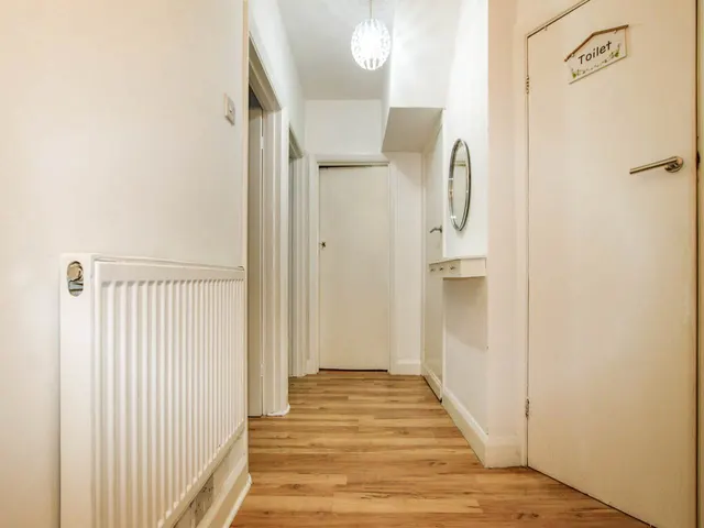Park Road, Uxbridge, UB8, photo 3