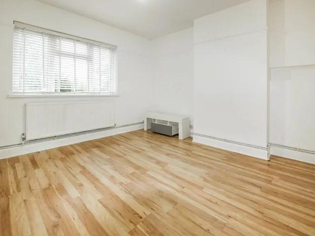 Park Road, Uxbridge, UB8, photo 1