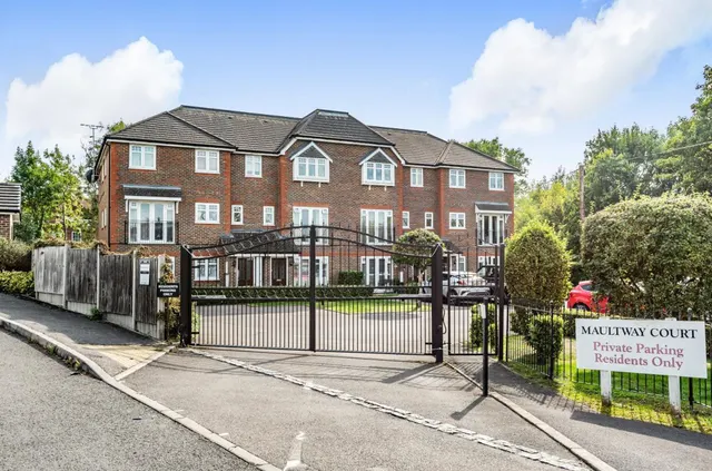 Ruxley Lane, Epsom, KT19, photo 1