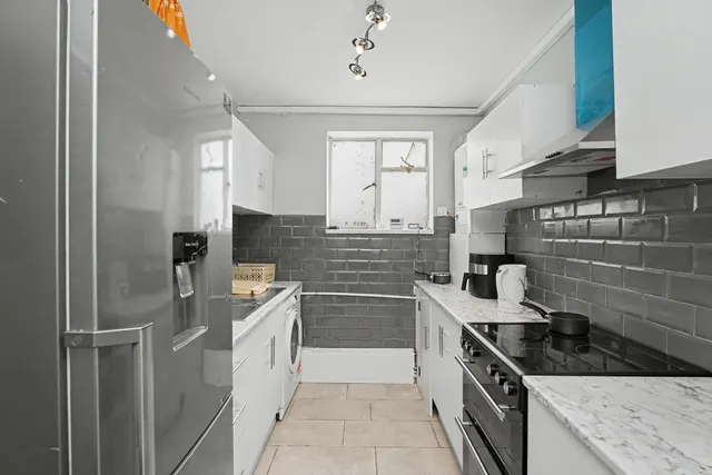Hoe Lane, Enfield, EN3, photo 3