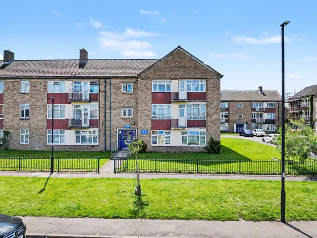 Hoe Lane, Enfield, EN3, photo 1