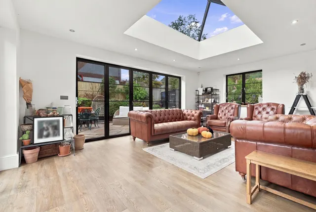 Connaught Avenue, Loughton, IG10, photo 3
