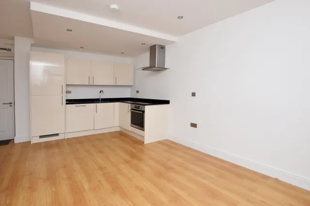 Photo 3 — Flat 61, Swan Court, Hemel Hempstead