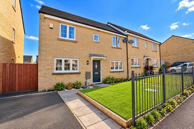 Fitzgerald Drive, Darwen, BB3, photo 1