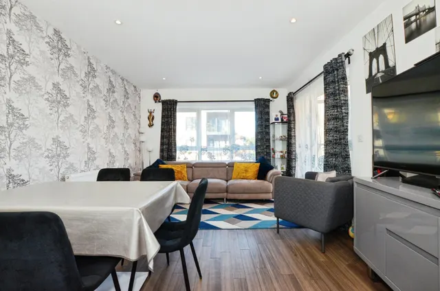Bucknall Place, Watford, WD19, photo 3