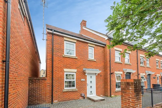 Mycroft Road, Swindon, photo 1