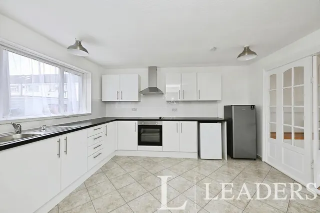 Seymours, Harlow, CM19, photo 2