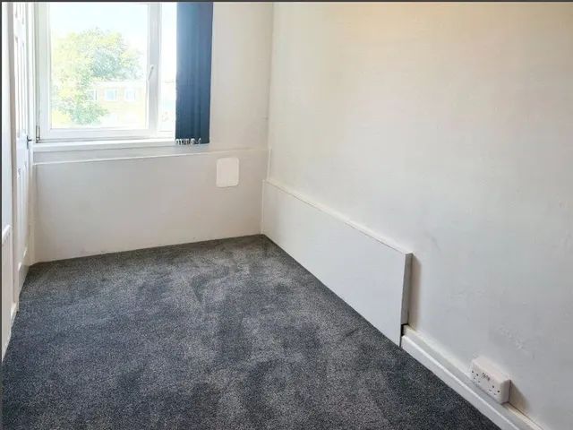 Photo 3 — Ellwood Avenue, Southampton, Hampshire, SO19