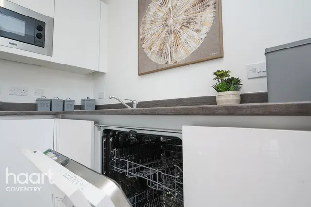 Griffiths Close, Birmingham, B12, photo 3