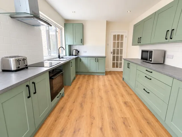 Holliers Hill, Bexhill, TN40, photo 2