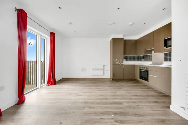Photo 3 — Flat 35, 17 Maud Street, London, E16 1YR