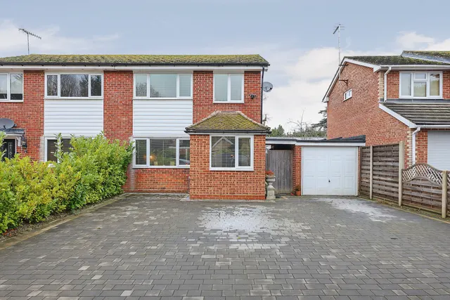 Longbridge Walk, Horley, RH6, photo 3