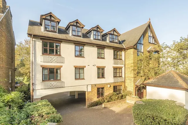 Kingston Road, TW11, photo 1