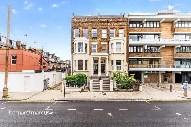 Stormont Road, London, photo 1