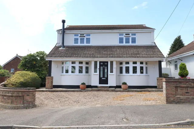 Weir Gardens, Rayleigh, Essex, SS6 7TQ, photo 1