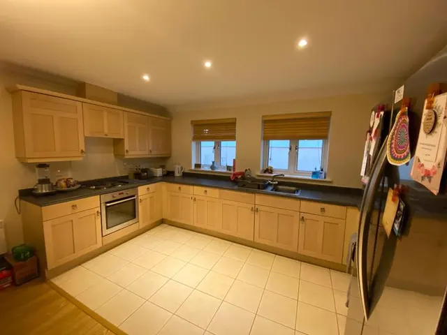 Heathside Crescent, Woking, GU22, photo 2