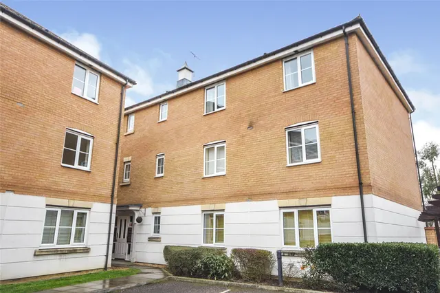Sachfield Drive, Chafford Hundred, Grays, Essex, RM16, photo 1