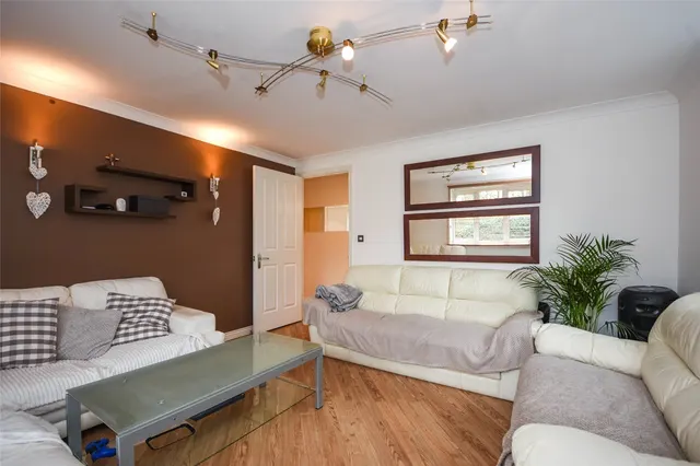 Photo 3 — Sachfield Drive, Chafford Hundred, Grays, Essex, RM16