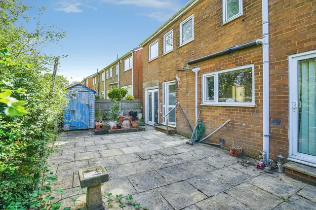 Photo 2 — Parkland Avenue, Morley, LEEDS