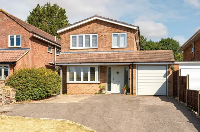 Wayside Road, Basingstoke, Hampshire, RG23 8BH, photo 1