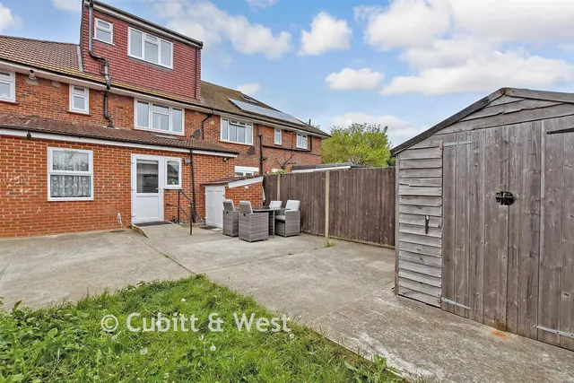 North Downs Road, New Addington, CR0, photo 2