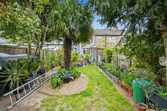 Chailey Avenue, Enfield, EN1, photo 2