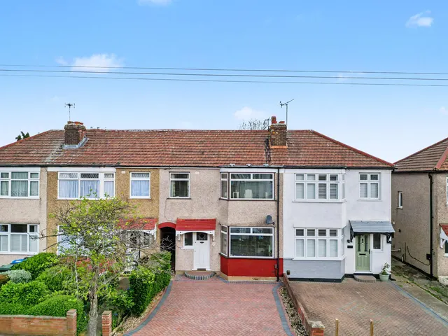 Chailey Avenue, Enfield, EN1, photo 1