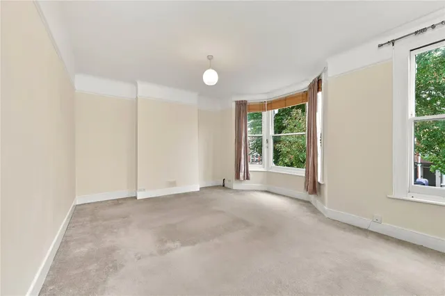 Gleneagle Road, London, SW16, photo 2