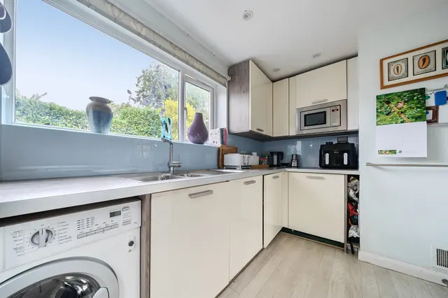 Photo 3 — Willowside, London Colney, St. Albans