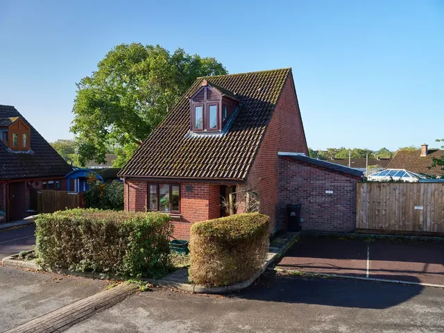 Walnut Tree Close, Wells, BA5, photo 1