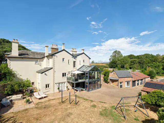 Photo 2 — Cheddon Fitzpaine, Taunton, Somerset, TA2 8LB