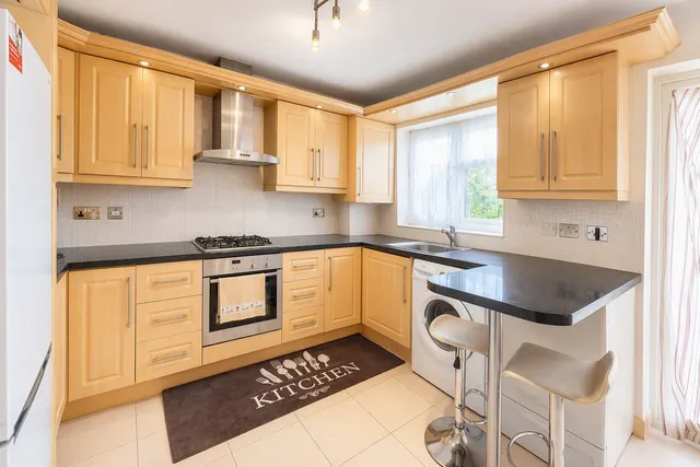 Photo 3 — Sheepcote Close, Hounslow, TW5