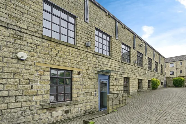 Meltham Road, Honley, Holmfirth, photo 1
