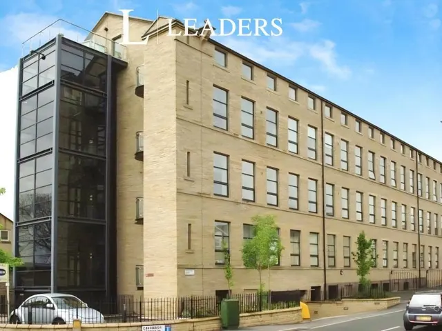 Cavendish Court, Drighlington, BD11, photo 1