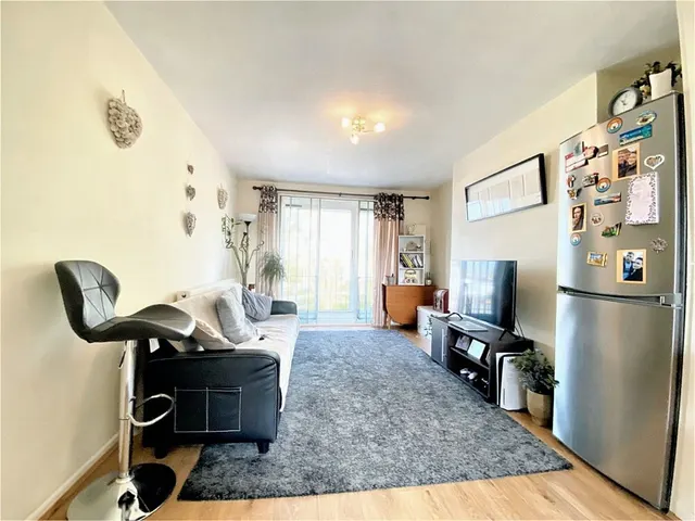 Cowley Road, Uxbridge, UB8, photo 2