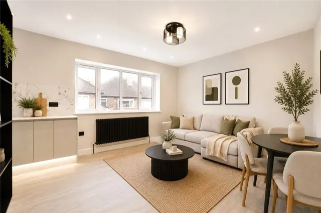 Gladville Drive, Cheadle, Cheshire, SK8, photo 1