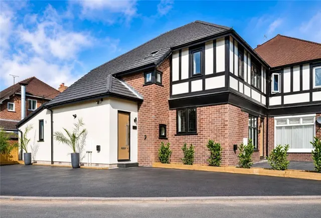 Photo 2 — Gladville Drive, Cheadle, Cheshire, SK8