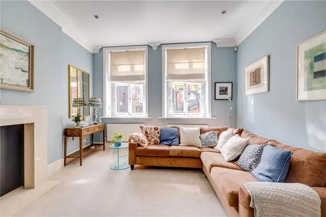 Photo 2 — Blacklands Terrace, London, SW3