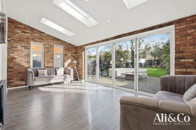 Photo 3 — College Avenue, Grays, Essex, RM17 5UH