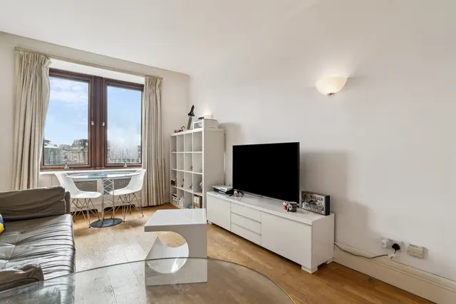 Belvedere Road, London, SE1, photo 2