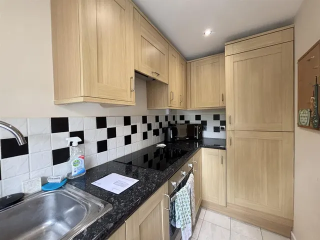 Photo 3 — Bleke Street, Shaftesbury, Dorset SP7 8AU