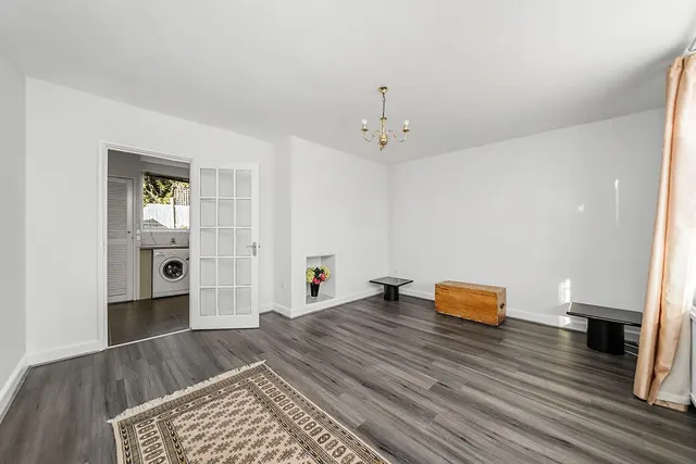 Tine Road, Chigwell, IG7, photo 2
