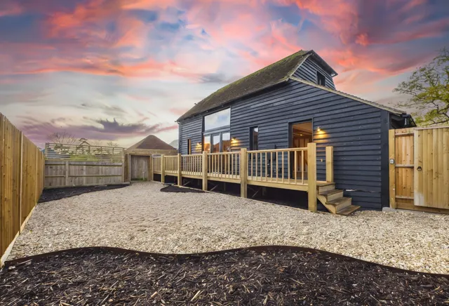 Wicket Meadow, Slinfold, photo 1