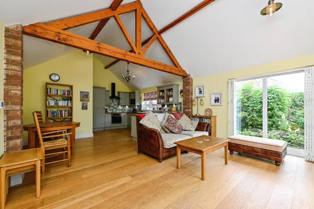 Hall Farm Road, Gayton, PE32, photo 3